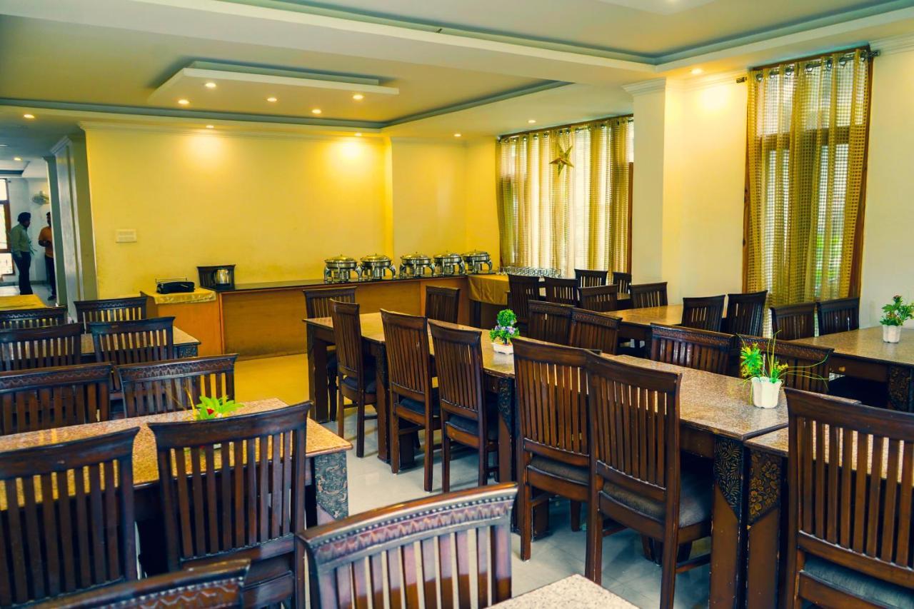 Hotel Akash Regency Manāli Esterno foto