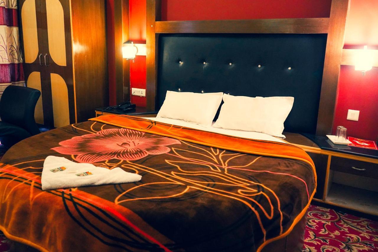 Hotel Akash Regency Manāli Esterno foto