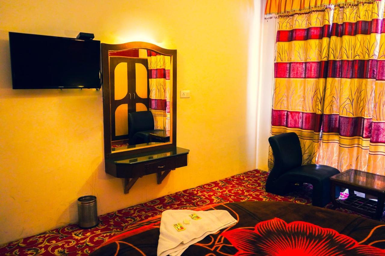 Hotel Akash Regency Manāli Esterno foto
