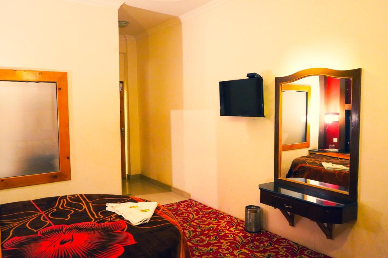 Hotel Akash Regency Manāli Esterno foto