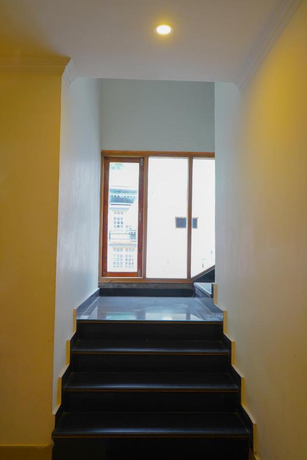 Hotel Akash Regency Manāli Esterno foto