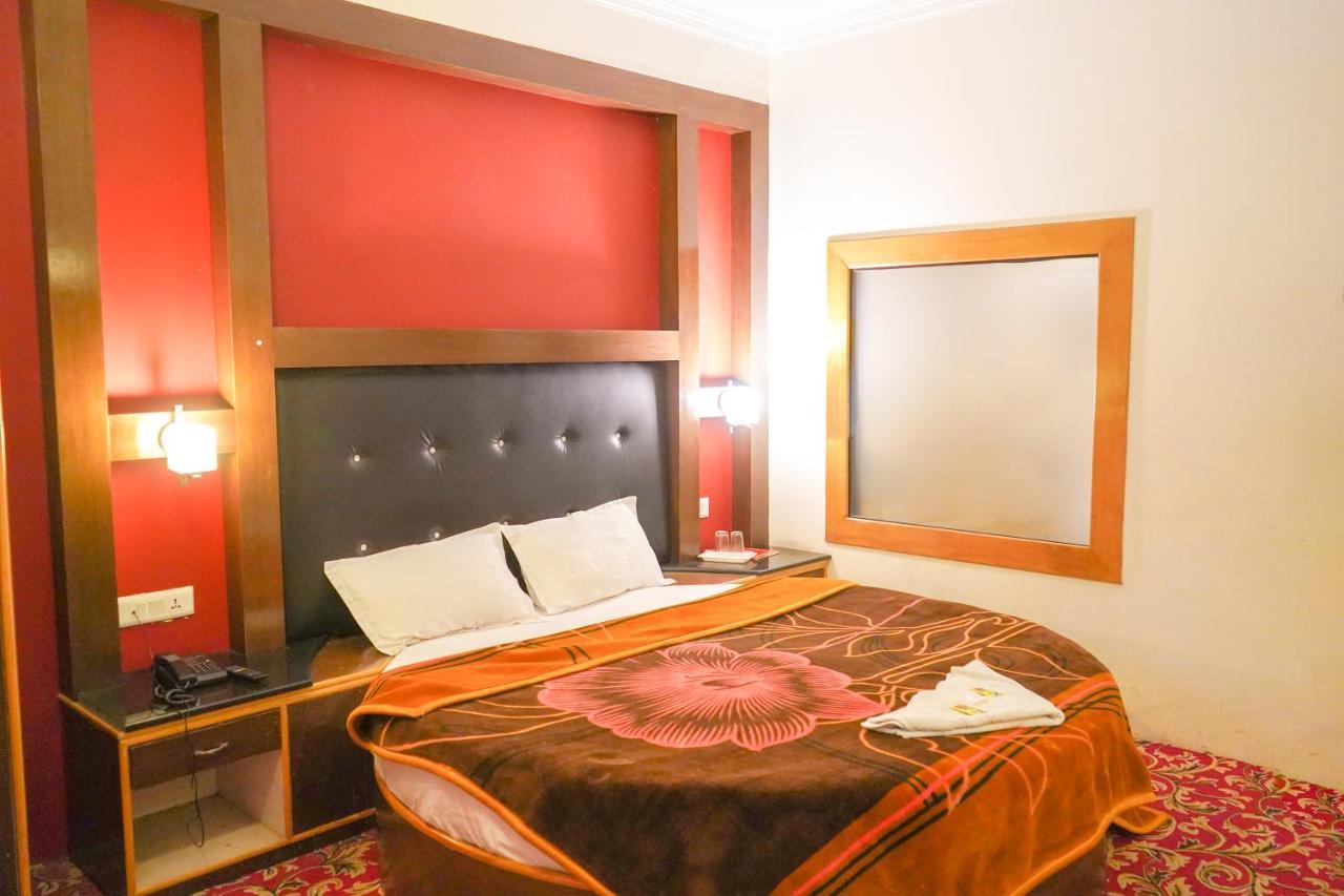 Hotel Akash Regency Manāli Esterno foto