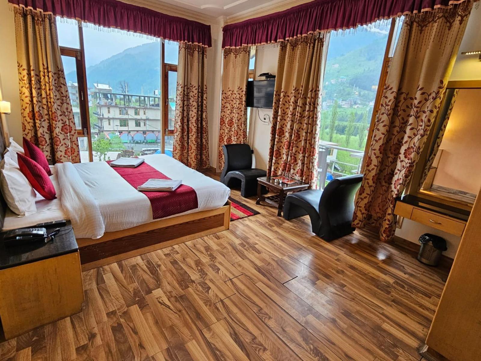Hotel Akash Regency Manāli Esterno foto